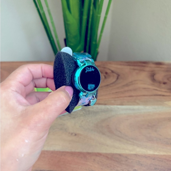 DISNEY STICH KIDS WATCH - Picture 4 of 9